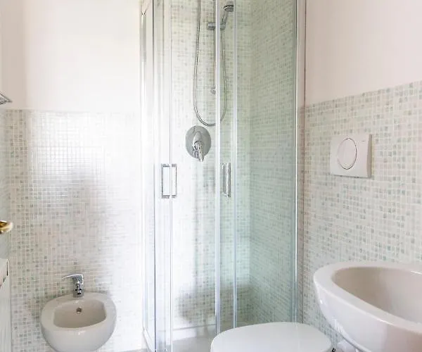 Residenza La Corte Visconti * מאסינו ויסקונטי